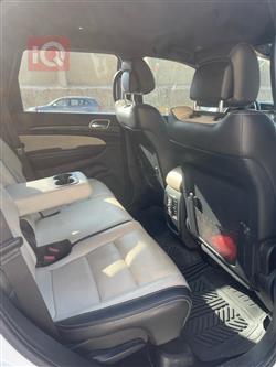 جیپ گراند شیرۆکی